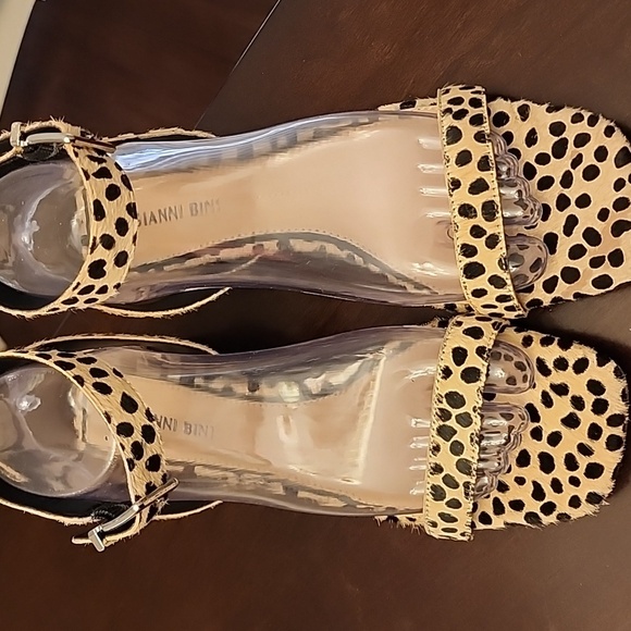 NWT Gianni Bini Cheetah Print Sandals Sz 8 - Picture 1 of 6